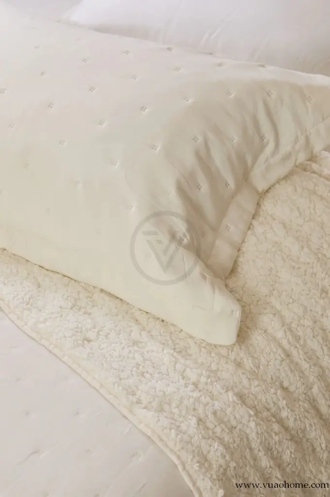 Cubrecama Clara Sherpa_vuao.tienda_7.webp