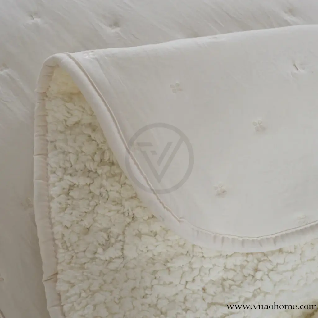 Cubrecama Clara Sherpa_vuao.tienda_9.webp